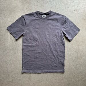 Duluth Trading Co Men's Longtail T Relaxed Fit T-Shirt | Dark Gray | Small